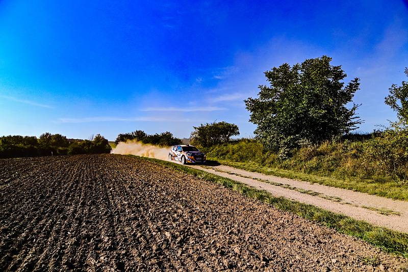 Rally Vyškov se konala o třetím zářijovém víkendu. Na start se postavila stovka posádek. Snímky pocházejí z Topolanska, Račicka a také z depa.