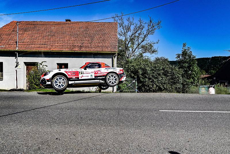 Rally Vyškov se konala o třetím zářijovém víkendu. Na start se postavila stovka posádek. Snímky pocházejí z Topolanska, Račicka a také z depa.