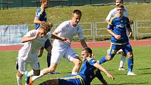 Fotbalisté MFK Vyškov (bílé dresy) porazili v utkání Moravskoslezské ligy Vysočinu Jihlava B 3:0.