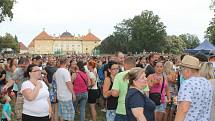 Třetí ročník hudebního festivalu Topfest se konal v zámeckém parku zámku ve Slavkově.