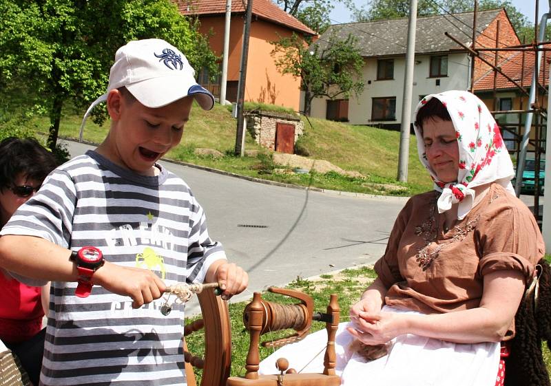 Pohádková ves přilákala do Švábenic stovky lidí.