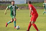 Fotbalisté Rousínova (zelené dresy) porazili v utkání krajského přeboru favorizované Bohunice vysoko 4:0.