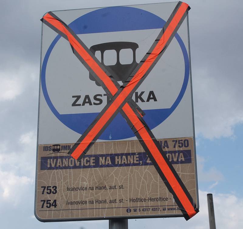 Kvůli opravám je přesunutá autobusová zastávka.