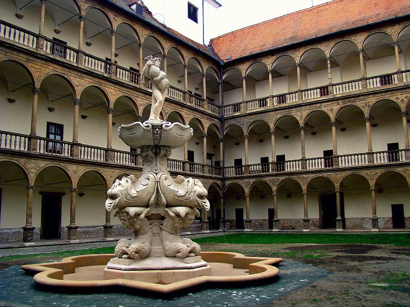 Krásy zámku v Bučovicích si zájemci kvůli vládním opatřením zatím neprohlédnou.