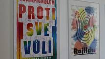 Výstava plakátů a grafik vyškovského rodáka Jan Rajlicha je k vidění do konce srpna v prvním patře Muzea Vyškovska.