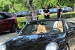 Majitelé a příznivci značky Porsche se sešli v zámecké zahradě ve Slavkově u Brna. Z akce chtějí udělat tradici.