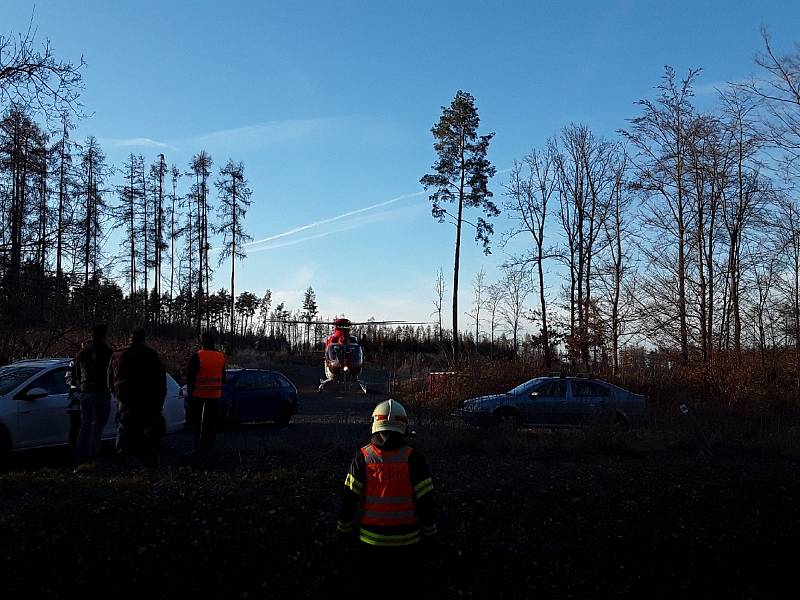 V Březině na Vyškovsku bouralo osobní a nákladní auto.