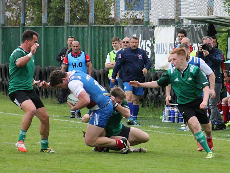 V jihomoravském derby nejvyšší soutěže ragbistů prohrál Dragon Brno (zelené dresy) doma s Jimi Vyškov 24:27.