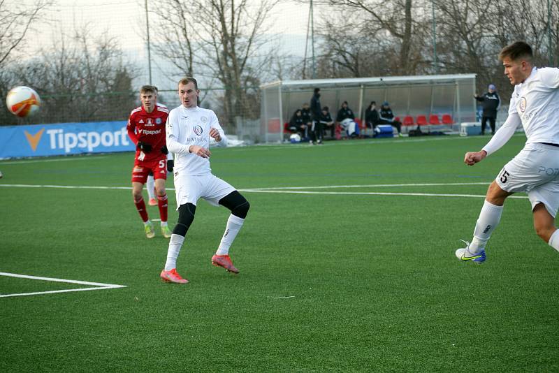 Fotbalisté MFK Vyškov (bílé dresy) rozehráli Zimní Tipsport ligu porážkou se Sigmou Olomouc 2:4.