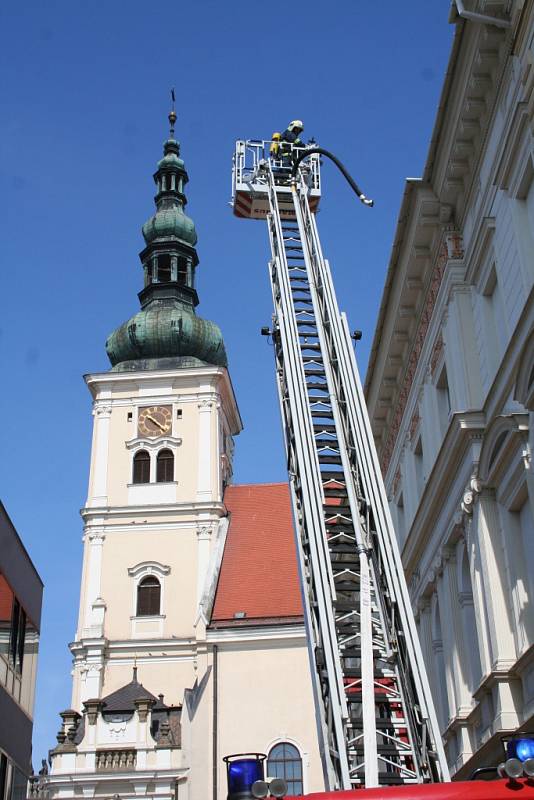 Vyškovský Besední dům zachvátily ve čtvrtek dopoledne plameny. Jen cvičně.