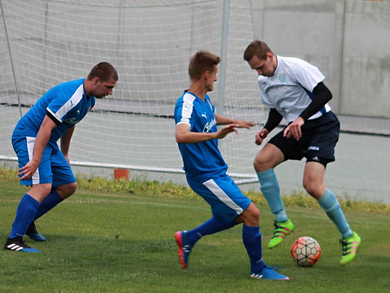 V utkání A skupiny fotbalové I. B třídy porazil Slavkov u Brna Rudice 3:2.