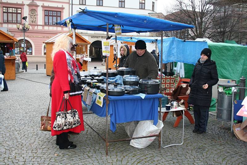 Vyškovské Masarykovo náměstí žije vánočními trhy.