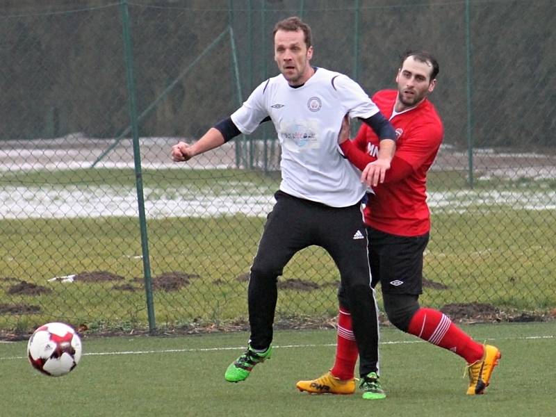 V přípravném fotbalovém utkání dvou účastníků Moravskoslezské ligy porazil MFK Vyškov FK Hodonín vysoko 7:2. Zápas se hrál na vyškovském umělém trávníku.