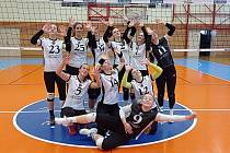 Družstvo dívek Volejbalu Vyškov U20 po zápase s KP Brno.