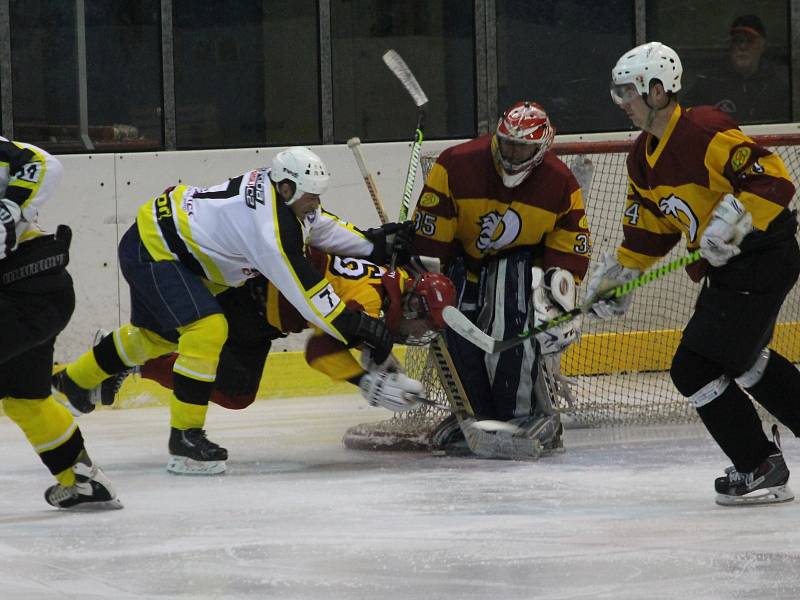 V odvetě semifinále Brněnské amatérské ligy ledního hokeje porazil HAK Vyškov tým Koupaliště Dražovice 9:5 a zajistil si postup do finále. 