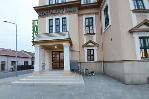 Kino Sokolský dům.