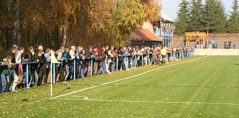 V okresním derby Vyškovska fotbalové I. A třídy skupiny B porazily Dražovice doma Bučovice 2:0 (1:0).