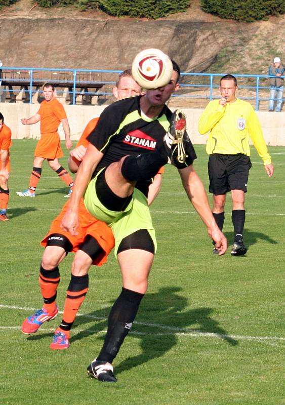 V okresním derby Vyškovska fotbalové I. A třídy skupiny B porazily Dražovice doma Bučovice 2:0 (1:0).