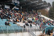 S druholigovým podzimem se do Drnovic přišlo rozloučit více než tisíc fanoušků. Viděli dobrý fotbal a výhru Vyškova nad Spartou Praha B 3:1.