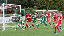 V semifinále krajského poháru porazili fotbalisté Startu Brno (červené dresy) Tatran Rousínov 4:1.