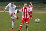 V úvodním jarním kole Moravskoslezské ligy porazili fotbalisté MFK Vyškov (bílé dresy)  Spartak Hulín 3:0.