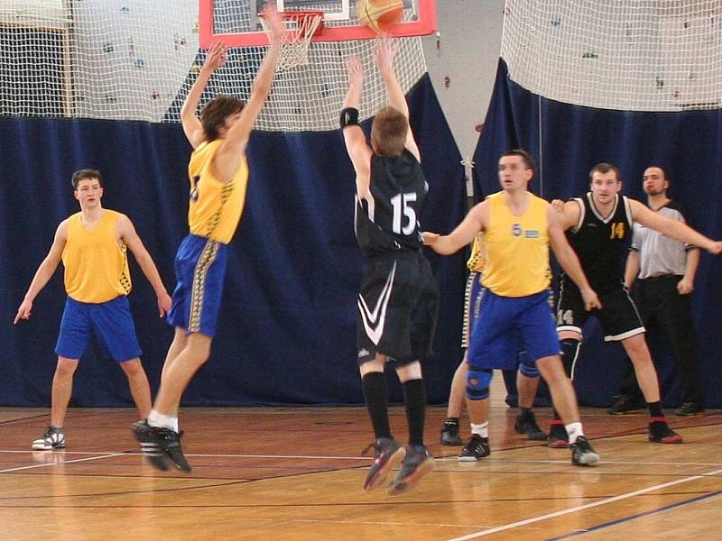 Vyškovští basketbalisté proti v tmavém hrající Jihlavě v neděli neuspěli. Domácí tak jsou ke své nelibosti blíže k zápasům o záchranu než ke klidnému zakončení sezony. 