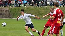 V 6. kole Moravskoslezské fotbalové ligy (MSFL) remizoval FC Velké Meziříčí (v červeném) s MFK Vyškov 1:1.