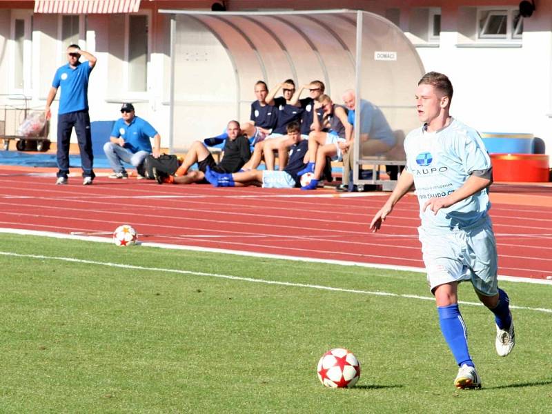 V utkání moravskoslezské fotbalové divize MFK Vyškov porazil FC Vracov 1:0 brankou Richarda Dostálka z pokutového kopu. 0:0.