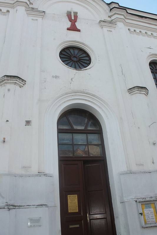 Někdejší vyškovská synagoga na Masarykově náměstí dnes slouží především věřícím Církve československé husitské.