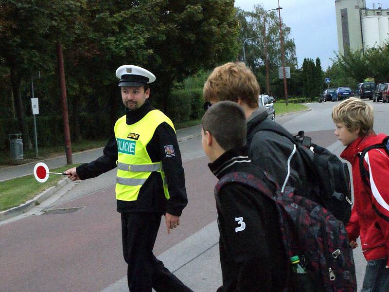 Policisté ve Vyškově dohlíželi na dopravu u škol.