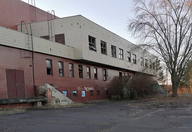 Aktuální pohled na bývalý Posádkový dům armády v Dědicích.