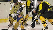 V odvetném finálovém utkání vyškovské hokejové hobbyextraligy vyhrál ESO Team nad mužstvem Vyhaslé Hvězdy 3:1 a po vítězství v prvním zápase 4:2 je celkovým vítězem. 