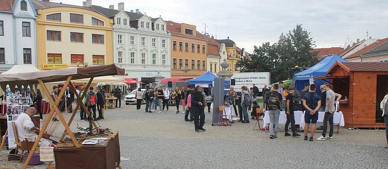 Den učňovských oborů na Masarykově náměstí ve Vyškově.