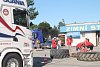 VIDEO: Siláci v Boskovicích táhli kamion a zvedali auto, podívejte se