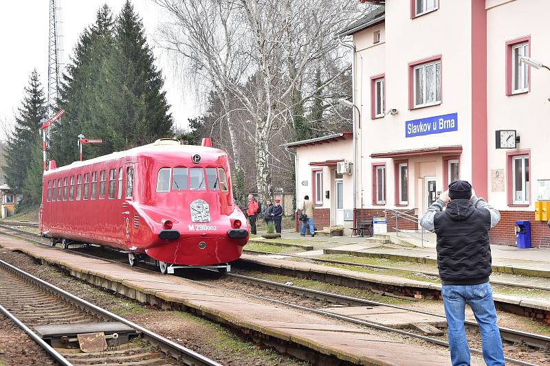 Slovenská strela přijela o víkendu na nádraží ve Slavkově u Brna.