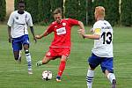 Fotbalisté MFK Vyškov (v červeném) remizovali v přípravném utkání s SK Líšeň 1:1. Hrálo se v Lysovicích.