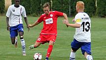 Fotbalisté MFK Vyškov (v červeném) remizovali v přípravném utkání s SK Líšeň 1:1. Hrálo se v Lysovicích.