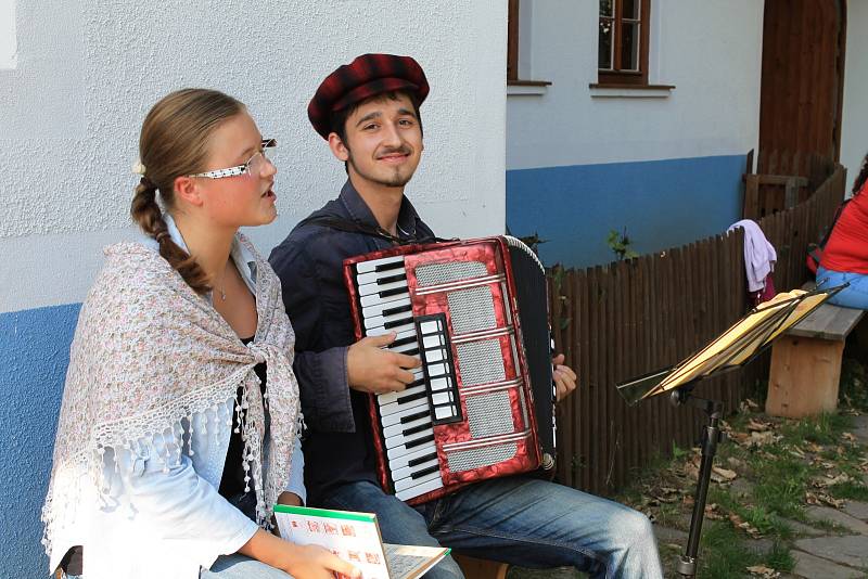 Na Jabkóvé póti si děti mohly vyzkoušet moštování nebo i výrobu pexesa z brambor.