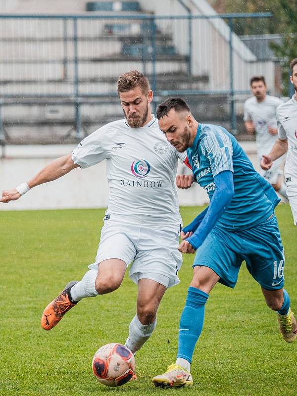 Ve FORTUNA:NÁRODNÍ LIZE remizoval MFK Vyškov (bílé dresy) s FK Vlašim 1:1.