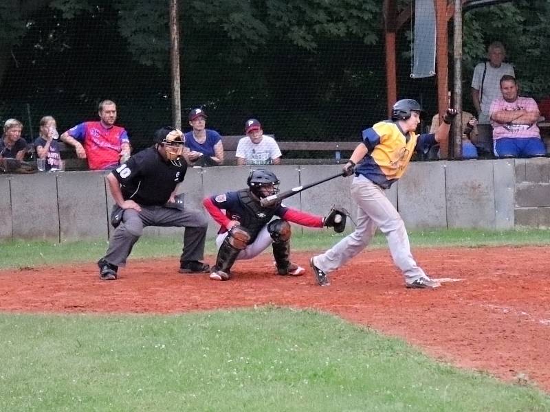 V utkání baseballové kvalifikace o extraligu splnila Olympia Blansko v Bučovicích roli favorita. Pelikány porazila 13:4.