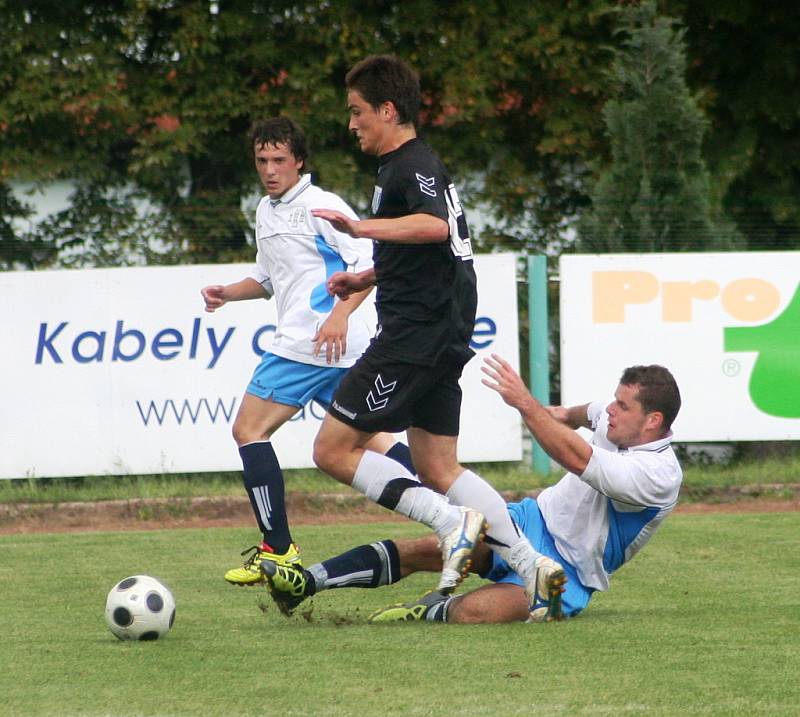 V úvodním kole nového ročníku I.A třídy fotbalisté Slavkova u Brna prohráli doma v okresním derby s Bučovicemi 1:2.