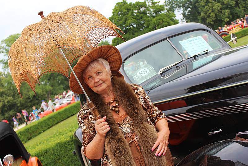 Slavkovský zámecký park hostil 22. ročník Oldtimer festivalu.