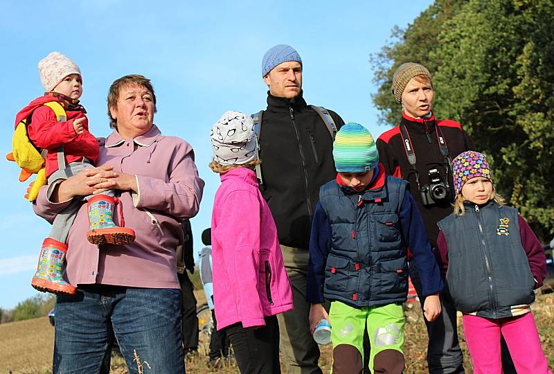 Spolek Horák se pustil do výlovu zadního pavlovického rybníka po roce a půl. Příchozí obdivovali mnohakilové kusy kaprů i dalších druhů ryb.