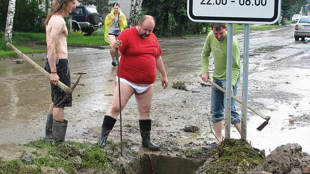 Záplavy překvapily na mnohých místech Vyškovska.