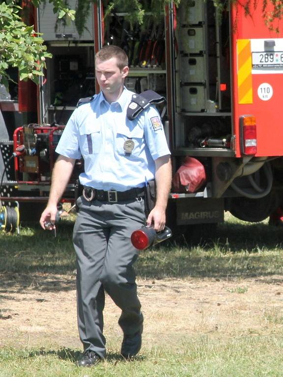 Na zahradě bohdalické mateřské školy dva sedmiletí chlapci spadli do studny.