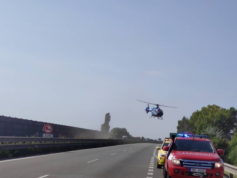Hromadná nehoda na dálnici D1 u Holubic.