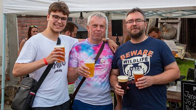 První ročník festivalu malých pivovarů si užili Křenovičtí.