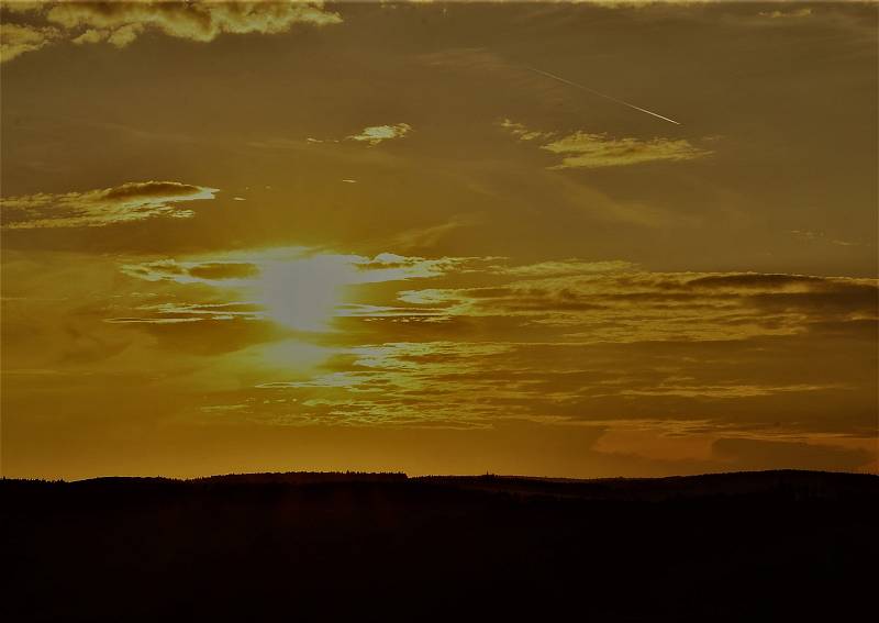 Při západu slunce na rozhledně Chocholík.