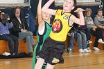 Syn herce Bolka Polívky Jan hraje basketbal ve Vyškově za nejmladší žáky U12. V sobotu hráli s Basket Kohouti Brno 46:27 a 36:37.