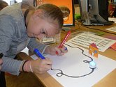 Děti se na Základní škole Purkyňova ve Vyškově letos učí informatiku za pomoci malých robotů.